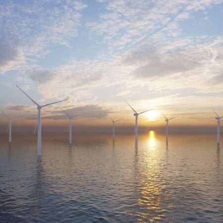 Grazie ai campi eolici off-shire l’Italia, così come altri Paesi, sta ripensando e ristrutturando il sistema per la generazione e il trasporto dell’energia elettrica.