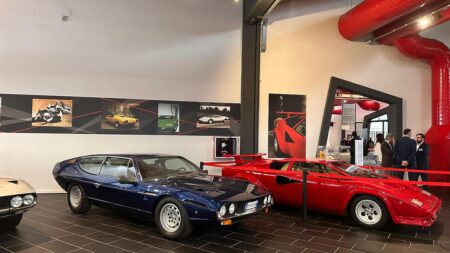 Museo Lamborghini esterno con nuova infrastruttura Wi-Fi 6